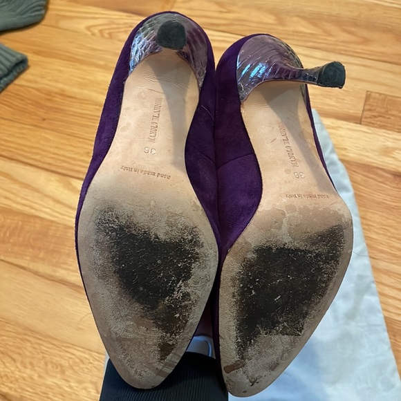 Manolo Blahnik Purple Velvet Heels - Picture 4 of 10